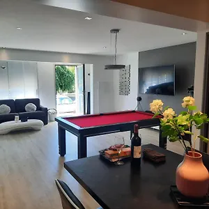 https://appartement-90m2-design-jacuzzi-billard.inbrittany.com